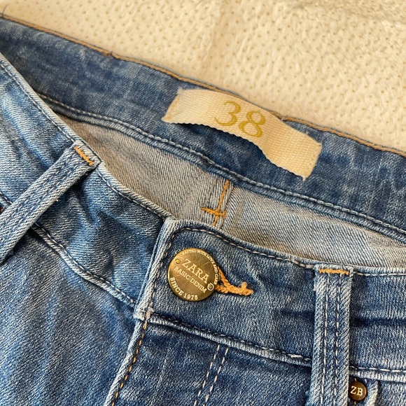 ZARA || Zippered Ankle Basic Denim - Picture 4 of 11